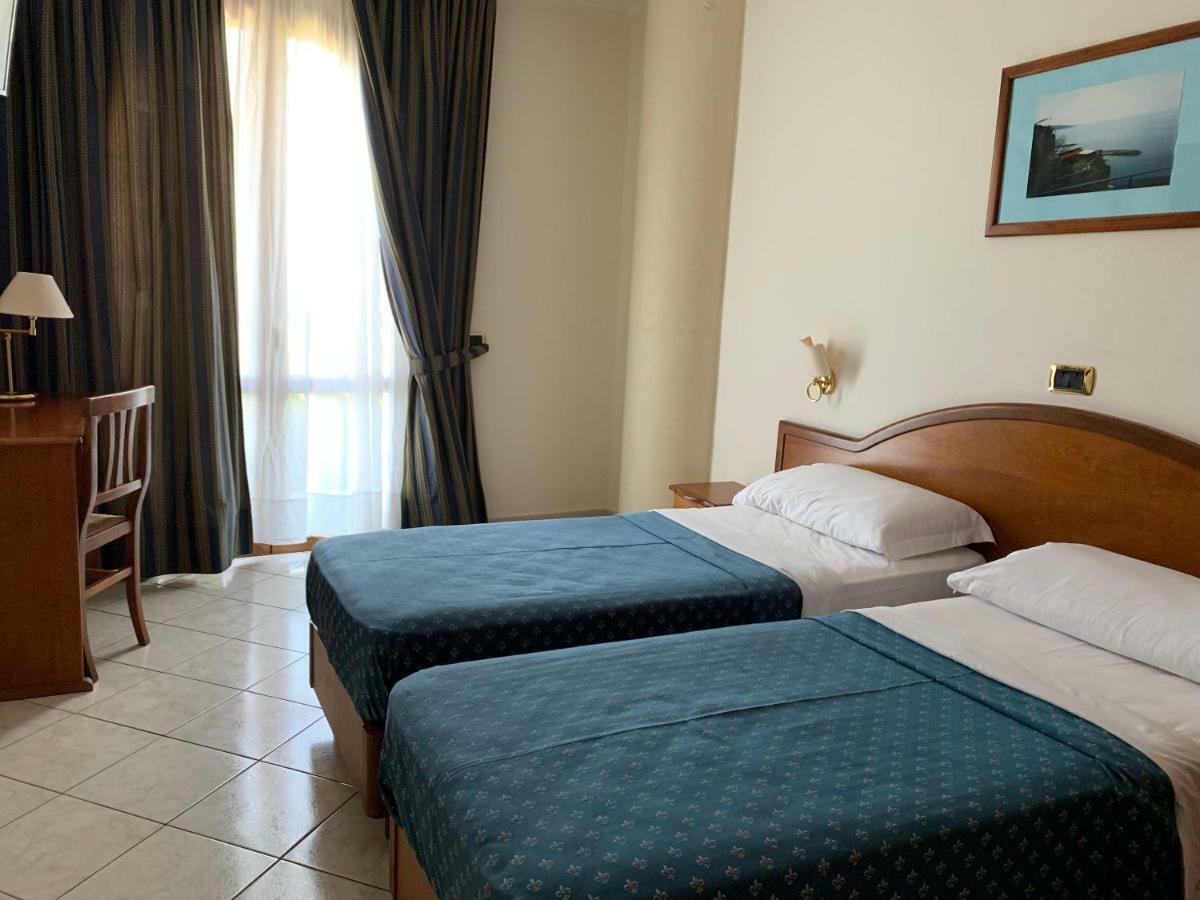Hr Hotel & Spa Piano di Sorrento Exteriör bild